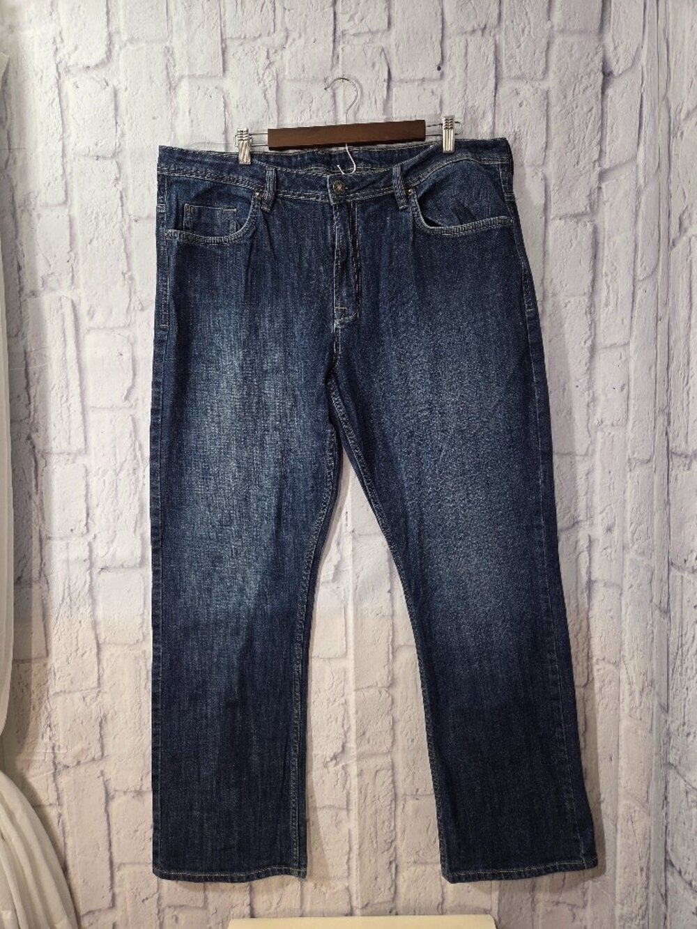 Buffalo David Bitton 40x32 Medium Wash Denim Blue Stretch Straight Leg Jeans